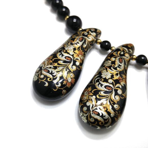 Vintage Japan Hand Painted Porcelain Necklace, Lucite Beads, 1950s - Picture 4 of 10